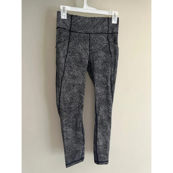 Women’s Lululemon Leggings Size 6 - Picture 1 of 3